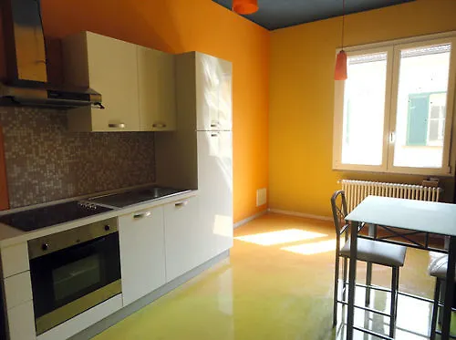 Pavia Residence 0*,